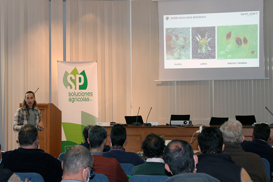 Charla sobre control biologico